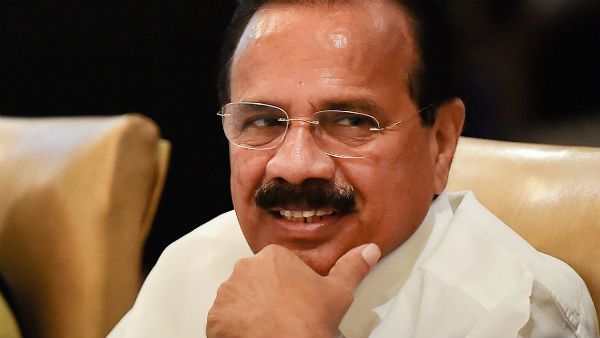 করোনায় আক্রান্ত কেন্দ্রীয় মন্ত্রী সদানন্দ গৌড়া, বাড়িতেই আইসোলেট হয়ে রইলেন