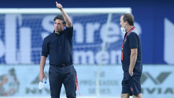 ডার্বি হারের পর সমর্থকদের কোন বার্তা এসসি ইস্টবেঙ্গলের কোচ ফাওলারের?