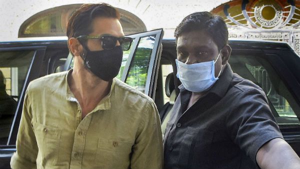 দ্বিতীয়বার এনসিবি দপ্তরে অর্জুন রামপাল, গ্রেপ্তার হতে পারেন অভিনেতা