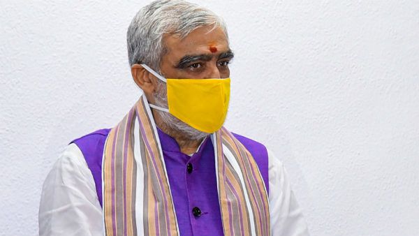 কেন্দ্রীয় স্বাস্থ্য মন্ত্রকের প্রতিমন্ত্রী অশ্বিনী চৌবে কোভিড পজিটিভ, বাড়িতেই আইসোলেশনে