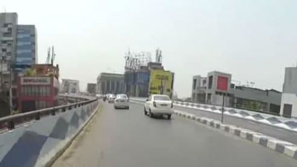 এজেসি বোস রোড উড়ালপুলে ভয়াবহ দুর্ঘটনা! গাড়ি উল্টে আহত বহু