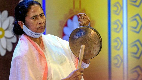 মমতা 'শূদ্র', অবুঝ! 'বহিরাগত' আক্রমণের বদলে বাংলায় জাতপাতের রাজনীতি বিজেপির?