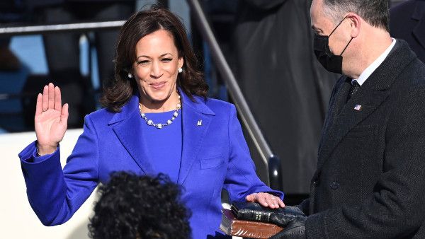 ইতিহাসের পাতায় স্বর্ণাক্ষরে নাম লেখালেন কমলা হ্যারিস! গড়লেন একাধিক রেকর্ড