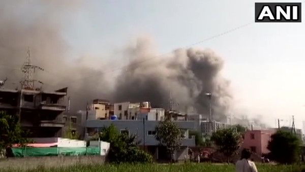 পুণের সিরাম ইনস্টিটিউটে ভয়াবহ আগুন! করোনা টিকা প্রস্তুতকারক সংস্থায় দমকলের ৬টি ইঞ্জিন