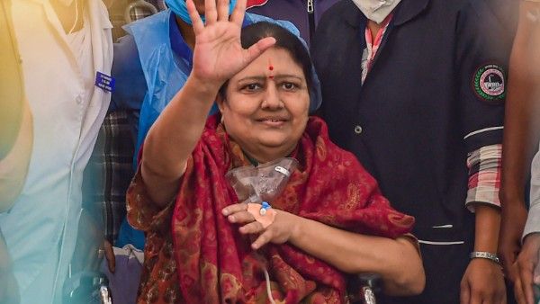 রেহাই নেই রাজনীতিকদের! করোনার কবলে এআইএডিএমকে-র প্রাক্তন নেত্রী ভি কে শশীকলা