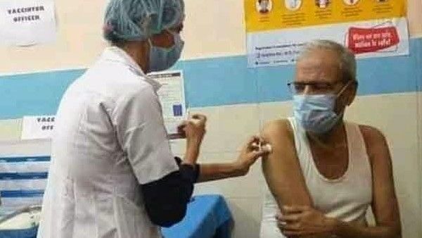 এবার বিজেপি নেতার বিরুদ্ধে করোনা টিকা নেওয়ার অভিয়োগ