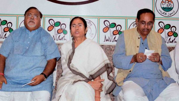 নন্দীগ্রাম আন্দোলনের একমাত্র নেত্রী মমতাই! শুভেন্দু অধিকারীকে গাছের ঝরা পাতার সঙ্গে তুলনা সুব্রত বক্সির