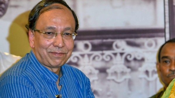 নেতাজি সম্মান দীর্ঘদিনের ছায়াসঙ্গী আবিদ হাসান সফরানিকে, ঘোষণা সুগত বসুর