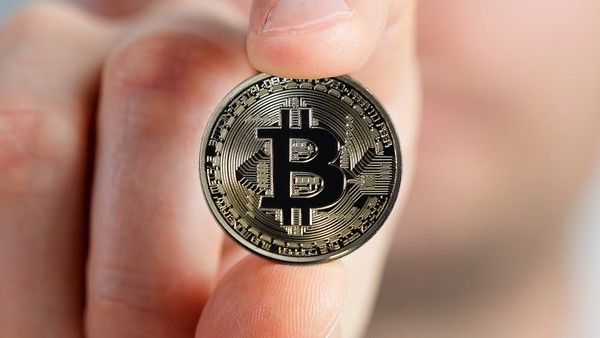 আন্তর্জাতিক লেনদেনে বড়সড় পরিবর্তন, বিটকয়েন নিয়ে একাধিক সম্ভাবনার কথা শোনাচ্ছেন বিশেষজ্ঞরা