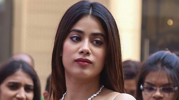 ভৌতিক ছবিতে এবার অভিনয় করবেন শ্রীদেবী কন্যা জাহ্নবী, বিপরীতে রাজকুমার রাও