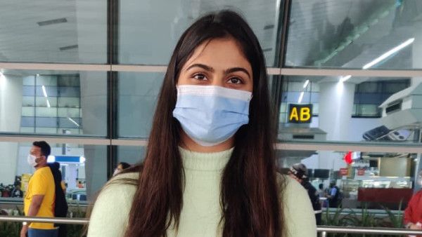 কমনওয়েলথ গেমসে সোনাজয়ী ভাকরকে দিল্লি বিমানবন্দরে হেনস্থা, তৎপর ক্রীড়ামন্ত্রী, ক্রীড়া মহলের গর্জন