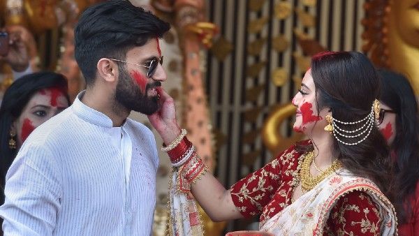 টলি অভিনেত্রীর ছবি লাইক নিখিলের, নতুন সম্পর্কের গুঞ্জন শুরু এক লহমায়