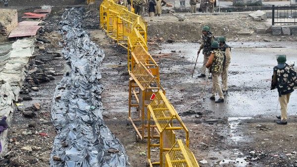 'টুলকিট' কাণ্ডে দিশা রবির গ্রেফতারি ঘিরে নিন্দার ঝড়, কী বলছেন চিদাম্বরম-ইয়েচুরিরা?