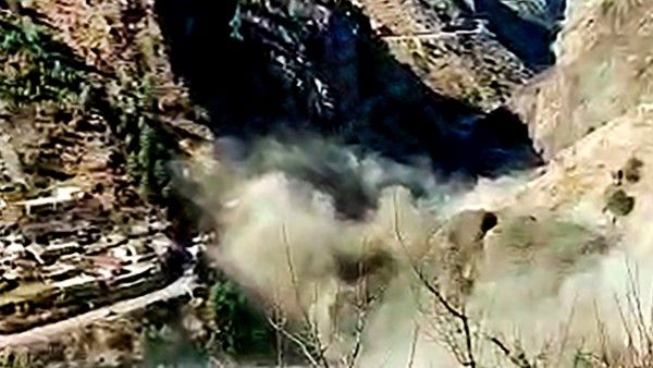 হিমবাহ ফেটে নয়, পাহাড় থেকে তুষার ধসেই বিপর্যয়! কারণ ব্যাখ্য়া মুখ্যমন্ত্রীর