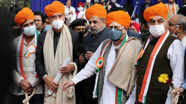 ফের সরব কংগ্রেসের বিদ্রোহী ২৩, গেরুয়া পাগড়ি পরে কাদের দুষলেন আজাদ-সিব্বলরা?