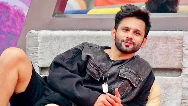 ভ্যালেন্টাইন’‌স ডের দিন বিগ বসের বাড়িতে রাহুল বৈদ্য পেলেন দারুণ উপহার 