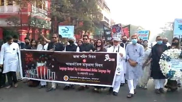 অমর একুশের শুভক্ষণে শহিদ স্মরণে কলকাতা সহ গোটা রাজ্য, বিশ্বভারতীতে বেরল প্রভাতফেরি