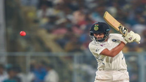 কেন দিন রাতের টেস্টে ব্যবহার হয় গোলাপী বল, আলোর নিচে কেন ব্রাত্য লাল বল?