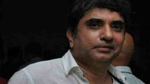 ‌পরিচালক অনীক দত্তের বিতর্কিত পোস্ট ঘিরে ধুন্ধুমার সোশ্যাল মিডিয়ায়