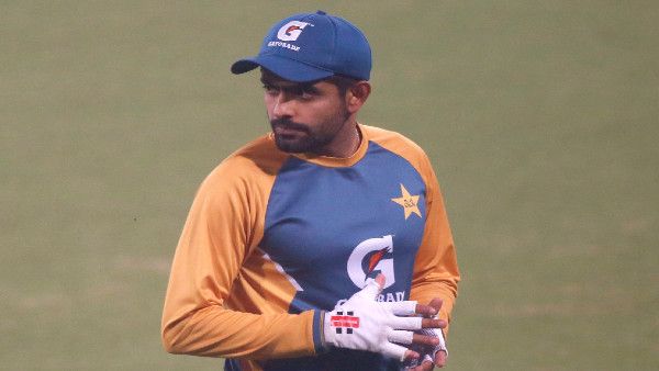 ভারতের থেকে এগিয়ে পাকিস্তান, বিরাট-বাবর যুদ্ধে প্রাক্তন ক্রিকেটারের মন্তব্যে হাসির রোল