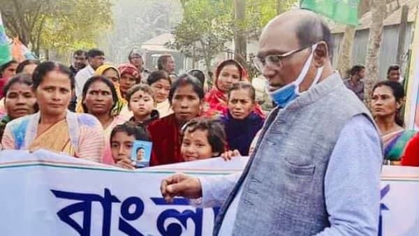 উত্তপ্ত বাংলা, তৃণমূল বিধায়ককে লক্ষ্য করে হামলা, বোমাবাজির অভিযোগ