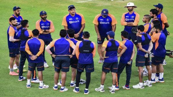 পন্থ ছুঁয়ে ফেললেন রোহিতকে, বিরাটের ডেপুটির ফোকাস এখন টি ২০ সিরিজে