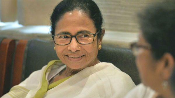 মমতার ডাকের অপেক্ষায় এক প্রাক্তন মুখ্যমন্ত্রী, ভোটের প্রচার পারদ তু্ঙ্গে রাখতে পাশে থাকার বার্তা