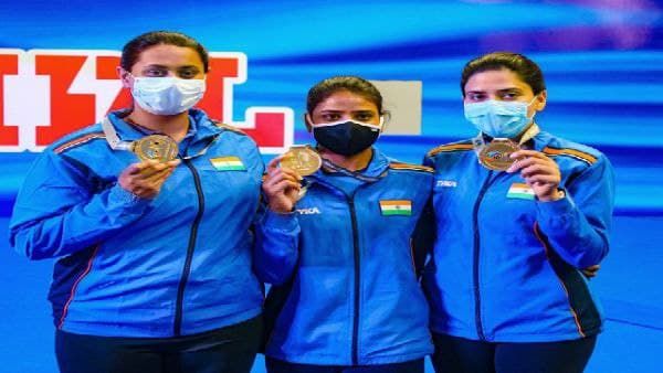 মোদীর নারীশক্তির জয়গানের দিনেই শুটিং বিশ্বকাপে দাপট সোনার মেয়েদের