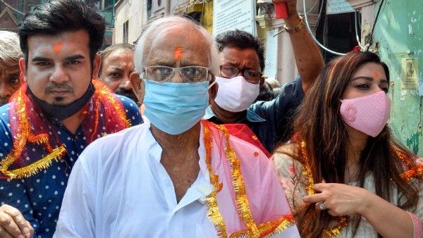 কালীঘাটে পুজো দিয়ে জেতার প্রার্থনা শোভনদেবের