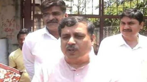 শেষ বেলাতেও উত্তেজনা, ফের আক্রান্ত সুশান্ত ঘোষ, বাঘমুণ্ডিতে বুথে ঢুকে জয় শ্রীরাম স্লোগান, কেশিয়াড়িতে বাহিনীর