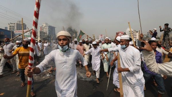 মোদী কলিযুগের ধৃতরাষ্ট্র , নূপুরকে গ্রেফতারের দাবি ইসলাম ধর্মগুরুর