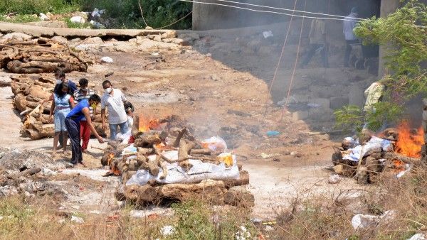 হাসপাতালে নেই অ্যাম্বুলেন্স, হরিয়ানায় কোভিড দেহ শ্মশানে পৌঁছালো অটোতে করে