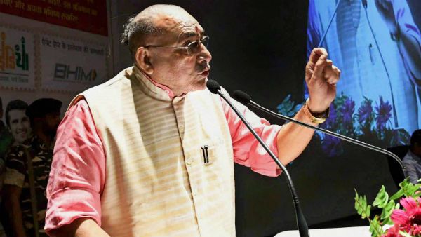 'টিকিওয়ালা' কটাক্ষ নিয়ে মহুয়া মৈত্রকে বিঁধলেন গিরিরাজ সিং, কী বললেন বিজেপি নেতা