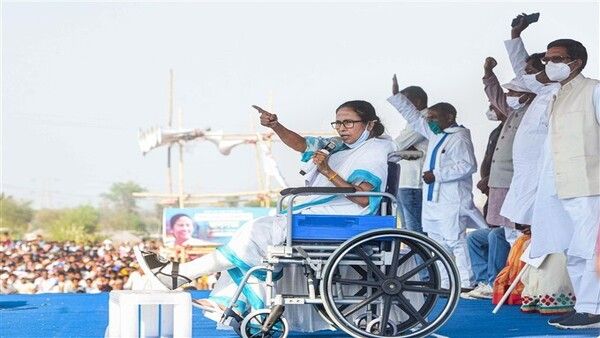 পরিবারতন্ত্রের বিরুদ্ধে সরব মমতা, বিজেপির সঙ্গে নিজের পার্থক্য বোঝালেন তৃণমূল সুপ্রিমো