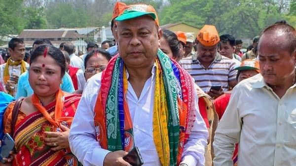 অসমের রাজনৈতিক ভাগ্য এখন বোড়োল্যান্ডের জখম 'রাজা'র হাতে?