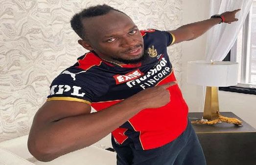 আরসিবি জার্সি পরা বোল্টকে বিরাট-বার্তা, পূজারাকে জার্সি দিয়ে ম্যাচে ধোনির ভিডিও ভাইরাল