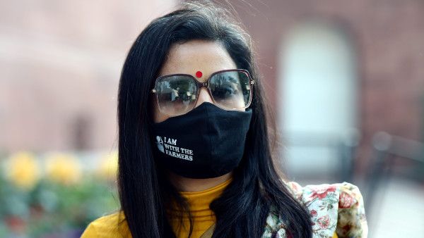 রোহিঙ্গার পাল্টা রাক্ষস, মমতার ঢাল মহুয়া! ভোটের মাঝেই 'গোত্র রাজনীতি' নিয়ে তরজা তুঙ্গে