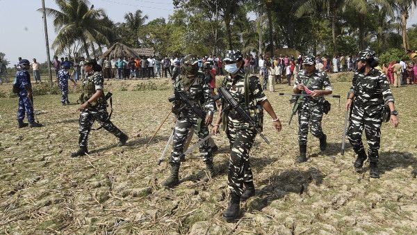 মেঘালয়ের বেকারত্বের প্রতিবাদী মিছিলকে ঘিরে রণক্ষেত্র, পুলিশ-বিক্ষোভকারী খণ্ডযুদ্ধ