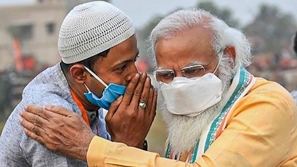 আগামী ৪০ বছর পাশে থাকার অঙ্গীকার, সেদিন মোদীকে কানে কানে কী বলেছিলেন জুলফিকর?