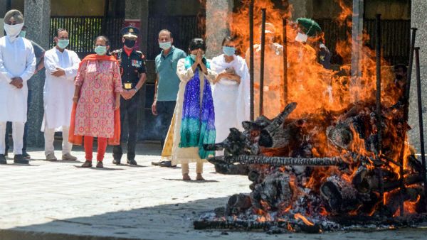 পাঞ্জাবে একদিনে মৃত ৯৮ জন, লুধিয়ানায় অটো–সাইকেলে করে শ্মশানে পৌঁছালো কোভিড দেহ