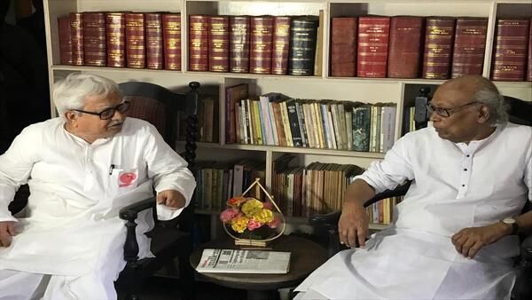 শোষণ-অত্যাচারের বিরুদ্ধে বাঙ্ময় ছিলেন, শঙ্খ ঘোষের প্রয়াণে শোকপ্রকাশ বিমান বসুর