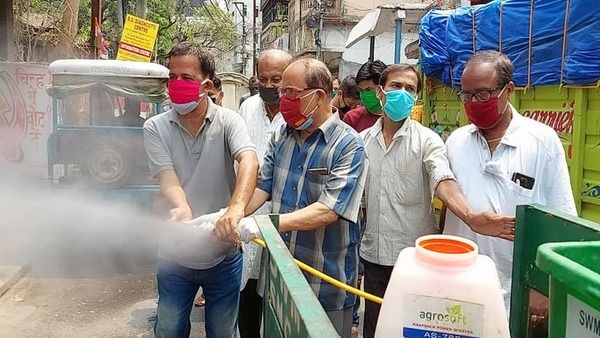 নারদ কাণ্ড একসঙ্গে গ্রেফতার তিন প্রাক্তন মেয়র! সম্মান নিয়ে প্রশ্ন তুলে লজ্জা ও দুঃখ প্রকাশ অশোক ভট্টাচার্যের