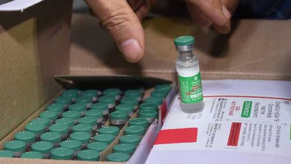 বিদেশি সহায়তায় ১৫,৮০১টি অক্সিজেন সিলিন্ডার ও ৫.৫ লক্ষ রেমডিসিভির পেয়েছে ভারত