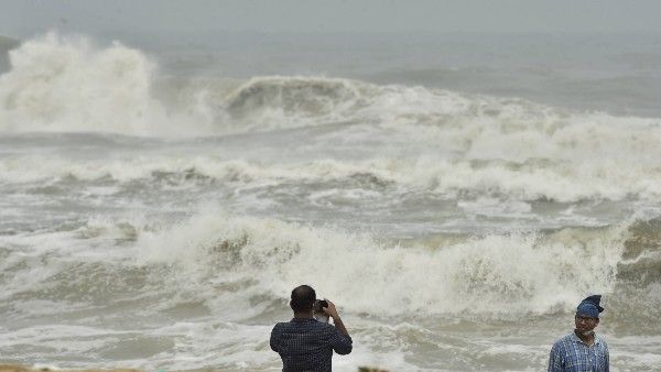 ঘূর্ণিঝড় ইয়াস ভিলেন হয়ে পথ রুখল মৌসুমী বায়ুর! বর্ষা বিলম্বে ব্যাখ্যা আবহবিদদের