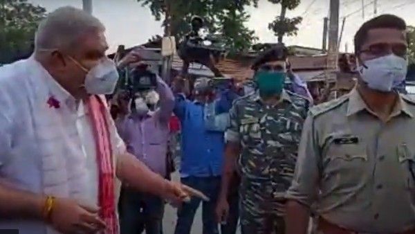 প্রকাশ্যে আঙুল দেখিয়ে আইসিকে ধমক রাজ্যপালের! এই তাণ্ডবনৃত্য দেখা যায় না, সাংবাদিকদের বললেন ধনখড়