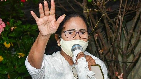 রবিবার নয়, সোমবার অনাড়ম্বর ভাবেই রাজভবনে শপথ নেবে মমতা বন্দ্যোপাধ্যায়ের নয়া মন্ত্রিসভা