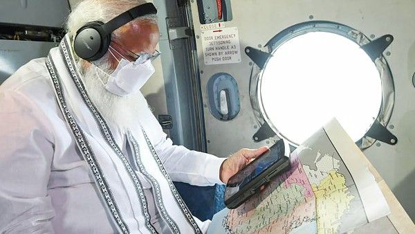 ঘূর্ণিঝড়ের দাপটে লন্ডভন্ড গুজরাত, ক্ষতিগ্রস্ত এলাকা পরিদর্শনের পর হাজার কোটির অর্থসাহায্য মোদীর