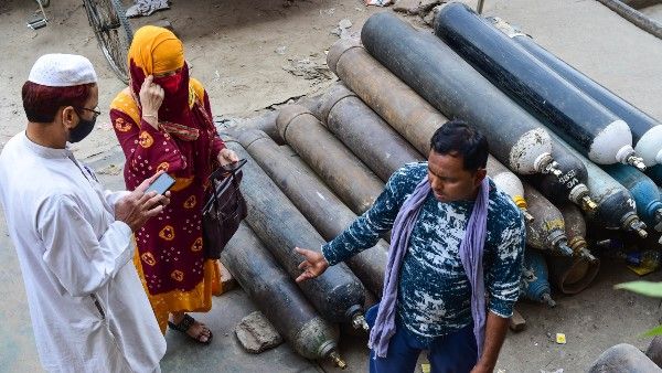 'নেই অক্সিজেন!' 'গুজব' রটানোর অভিযোগে হাসপাতালের বিরুদ্ধে মামলা