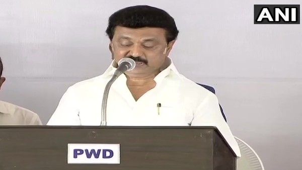 করোনা আবহেই পালাবদলের ঝড়ো ইনিংস তামিলভূমিতে, মুখ্যমন্ত্রী পদে শপথ স্ট্যালিনের