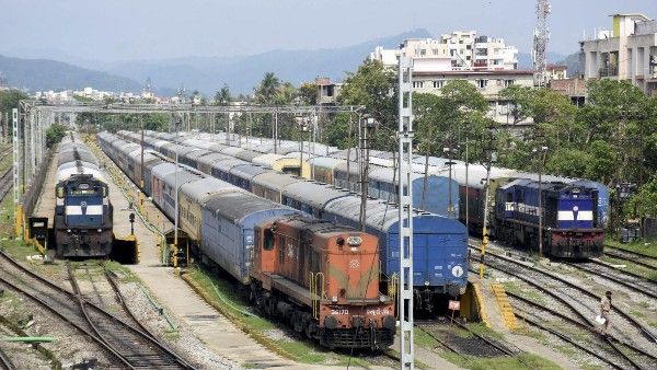উঠল 'বিধিনিষেধ'! IRCTC-র মাধ্যমে টিকিট কাটার প্রক্রিয়া আরও সহজ, মিলবে রেলঅয়্যার সাথী কিয়স্কের সুবিধা